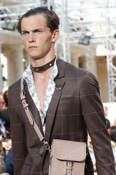 Look 4